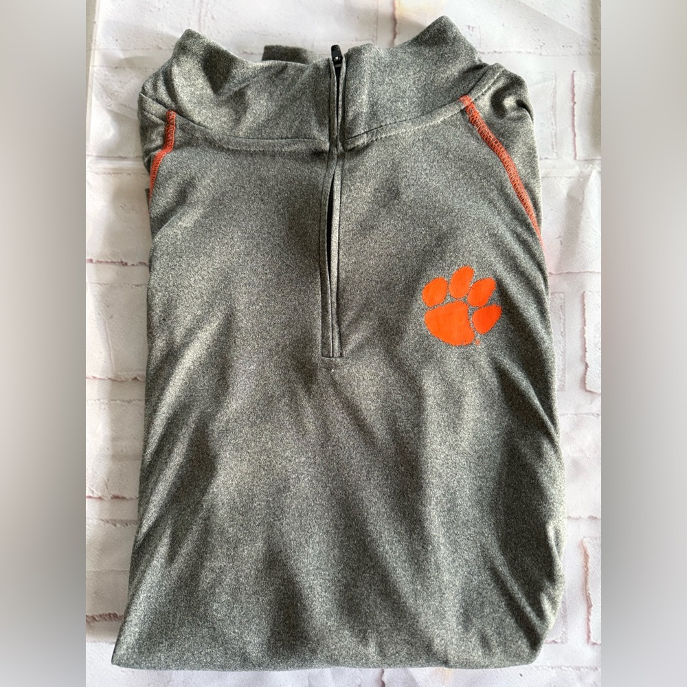 Colosseum Heather Gray Pullover With Clemson Tiger’s Logo